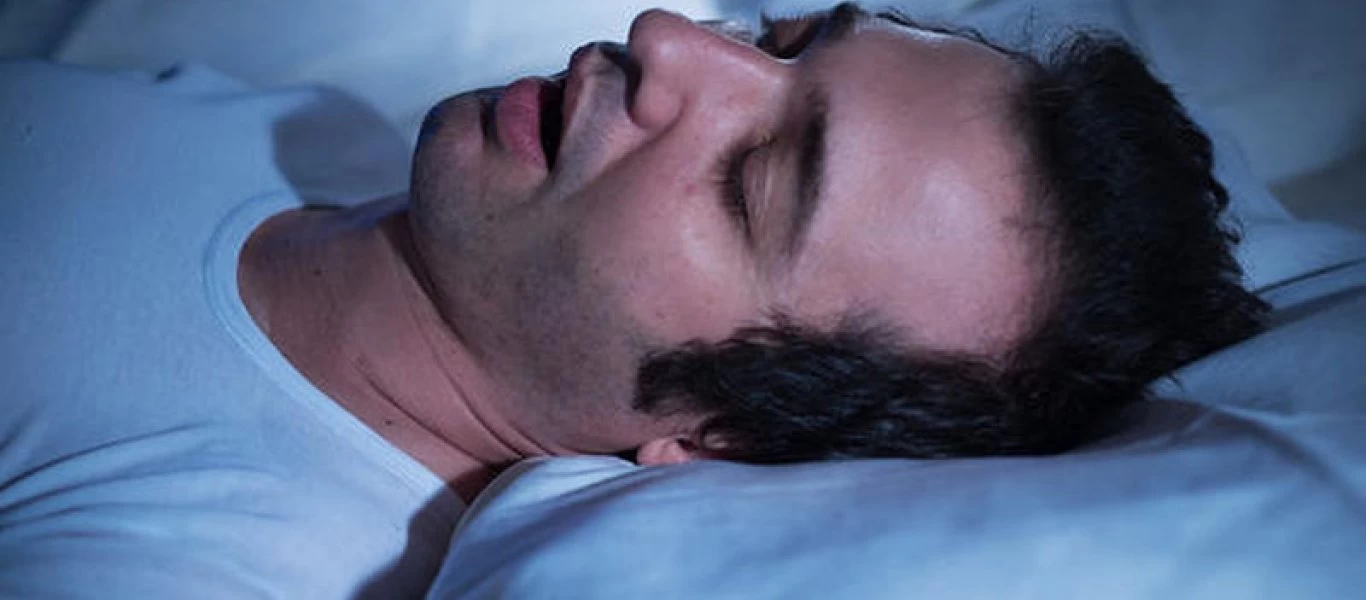 Πείτε «αντίο» στο ροχαλητό με αυτούς του πέντε τρόπους